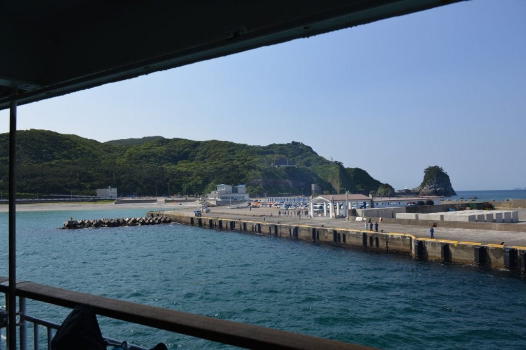 新島に到着
