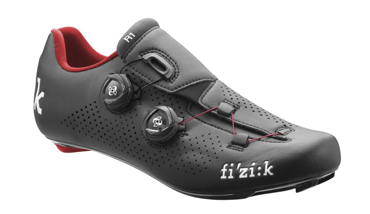 r1b_black_red_3quarter_white