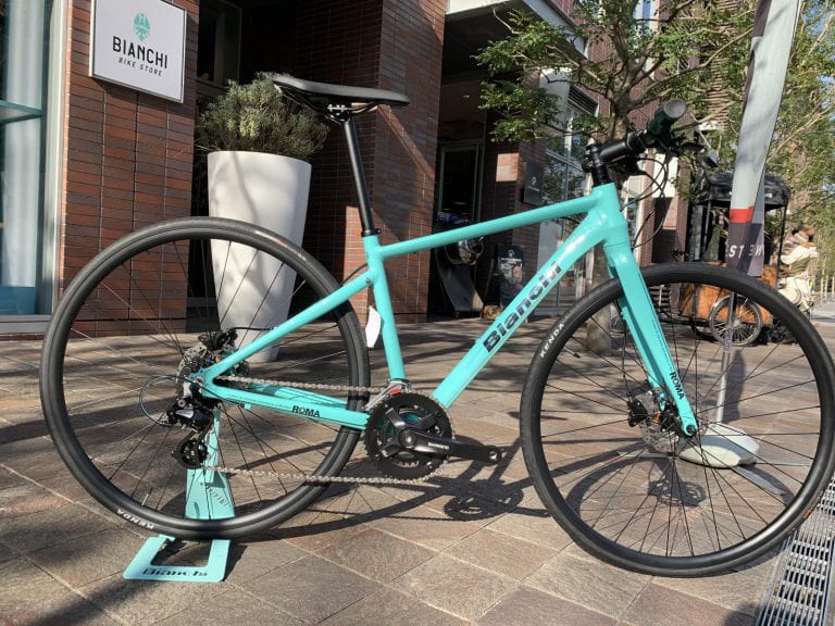 2020年のROMAシリーズは全モデルで油圧ディスクブレーキを搭載。機械式と比べ、オイルでレバーを引く油圧式はタッチも軽い。 Image:BIANCHI STORE|【横浜】クロスバイクに乗ろう!!その1