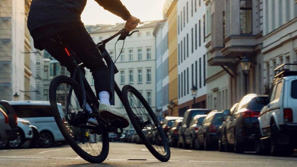 「Bad Boy」シリーズの代名詞、片持ちフォーク "Lefty"。他のクロスバイクとは一線を画す強烈な個性が刺さる。