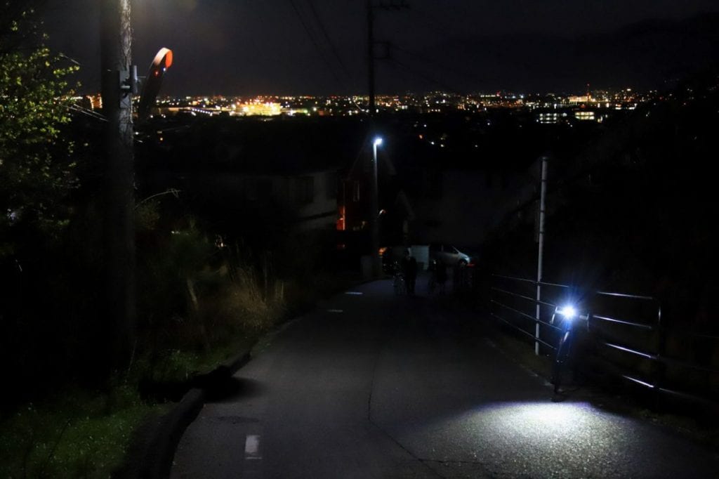 夜は夜で、いつもの道も自転車で走ると非日常感が溢れます。ライトは明るいものをおすすめします！