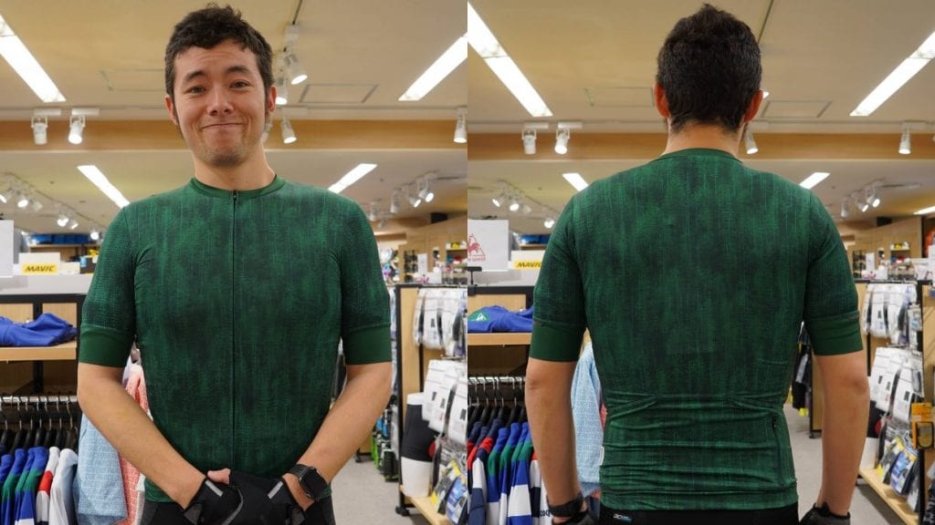 上：PEARL IZUMI イグナイトジャージ