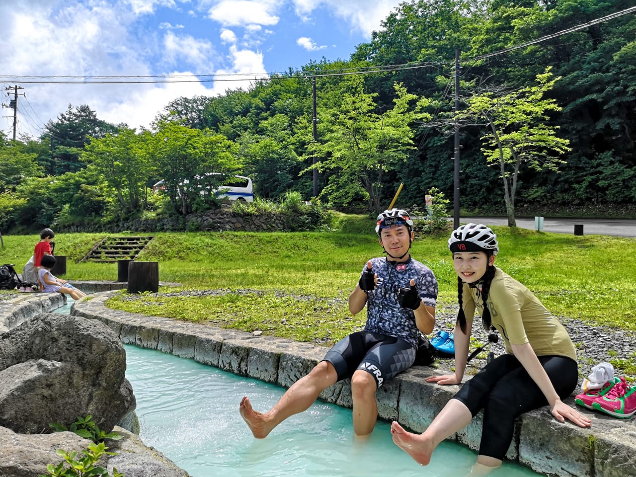 白濁湯がザ・温泉ですねー。青空の下、ロケーションも最高!
