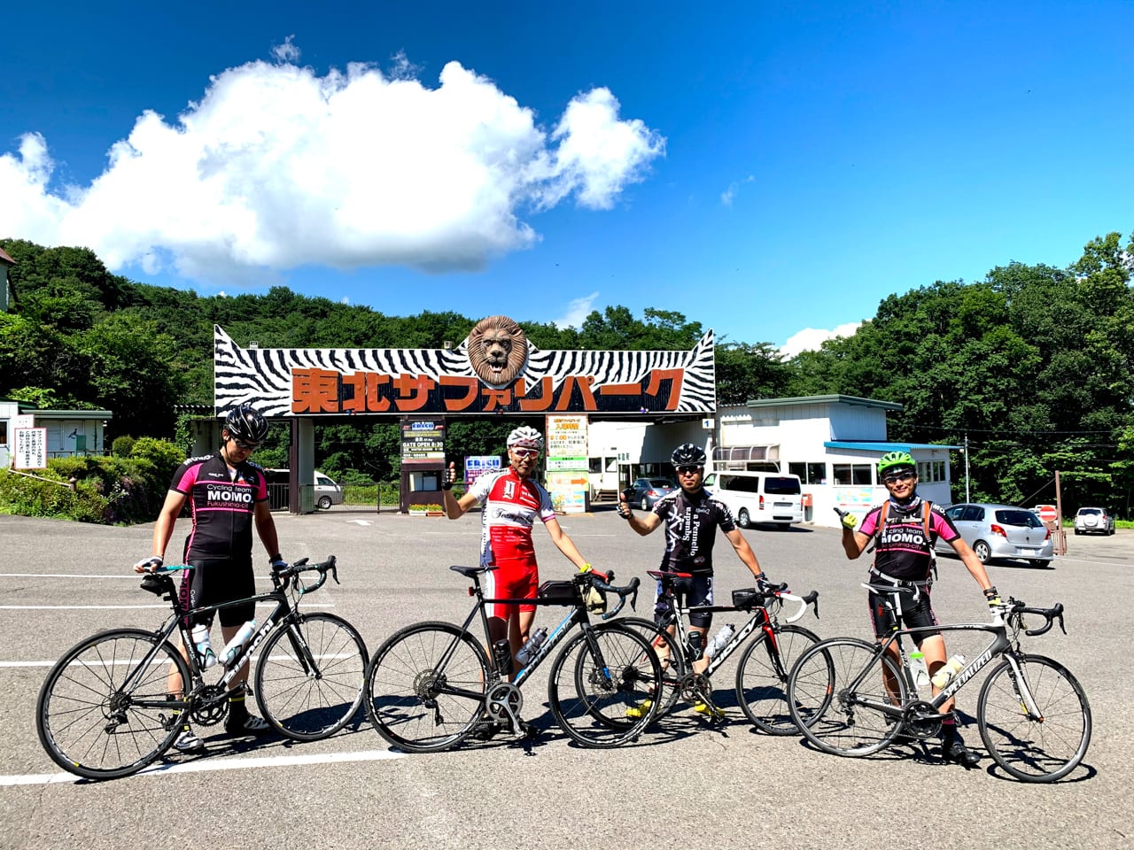 東北サファリパークのお隣には、自動車レース場「エビスサーキット」が。界隈ではドリフトのメッカとして有名だそう。