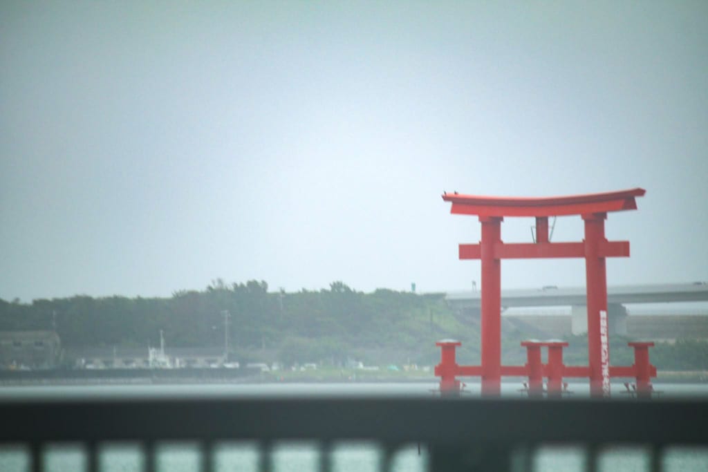 弁天島のシンボル 赤い鳥居