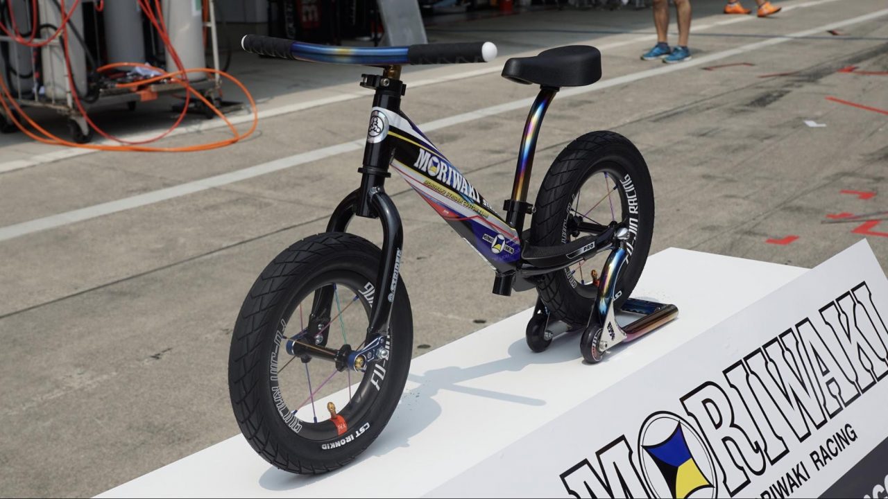 モリワキエンジニアリング カスタムのストライダー