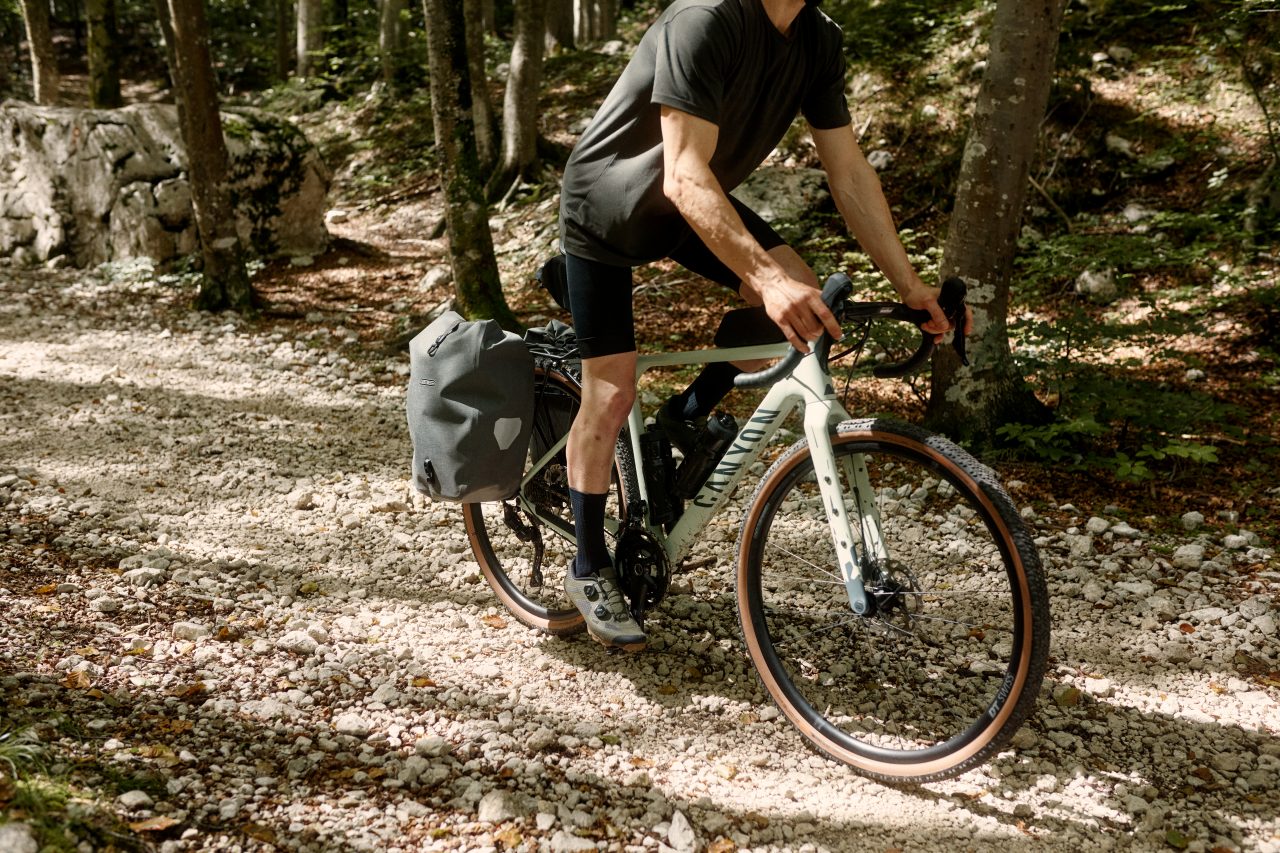 Photo 2ラックマウントと豊富な収納オプションがGrizl ALの特長です。 Copyright: Canyon Bicycles GmbH // Marco Freudenreich