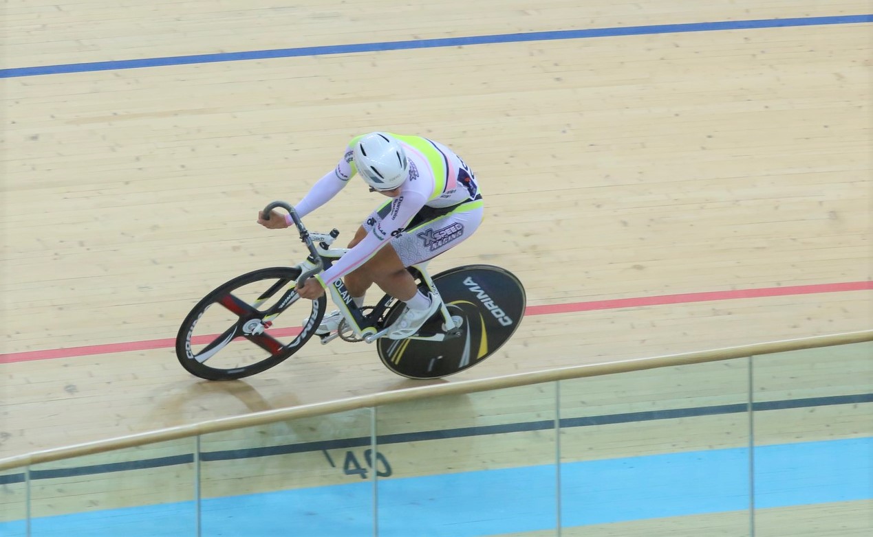 トラック競技用の自転車