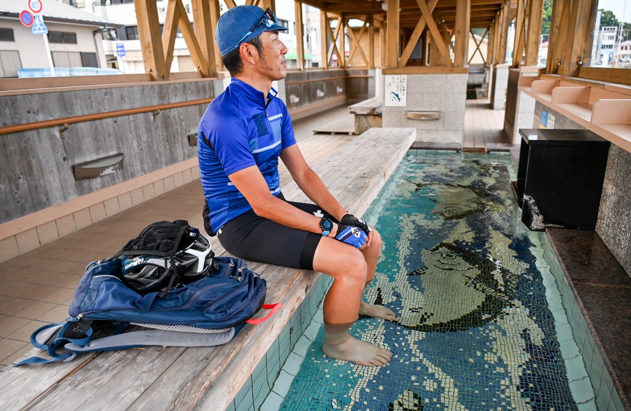 勝浦港の近くにある足湯