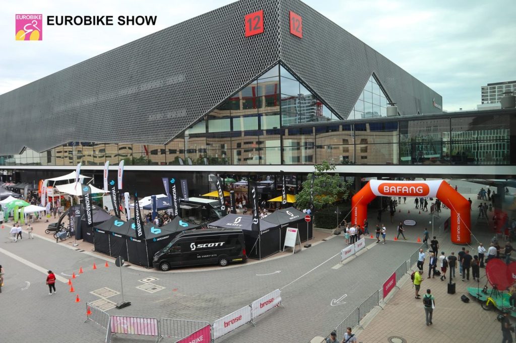 「EUROBIKE屋外エリア+HALL12の外観」 2022年7月13日撮影 @EUROBIKE2022