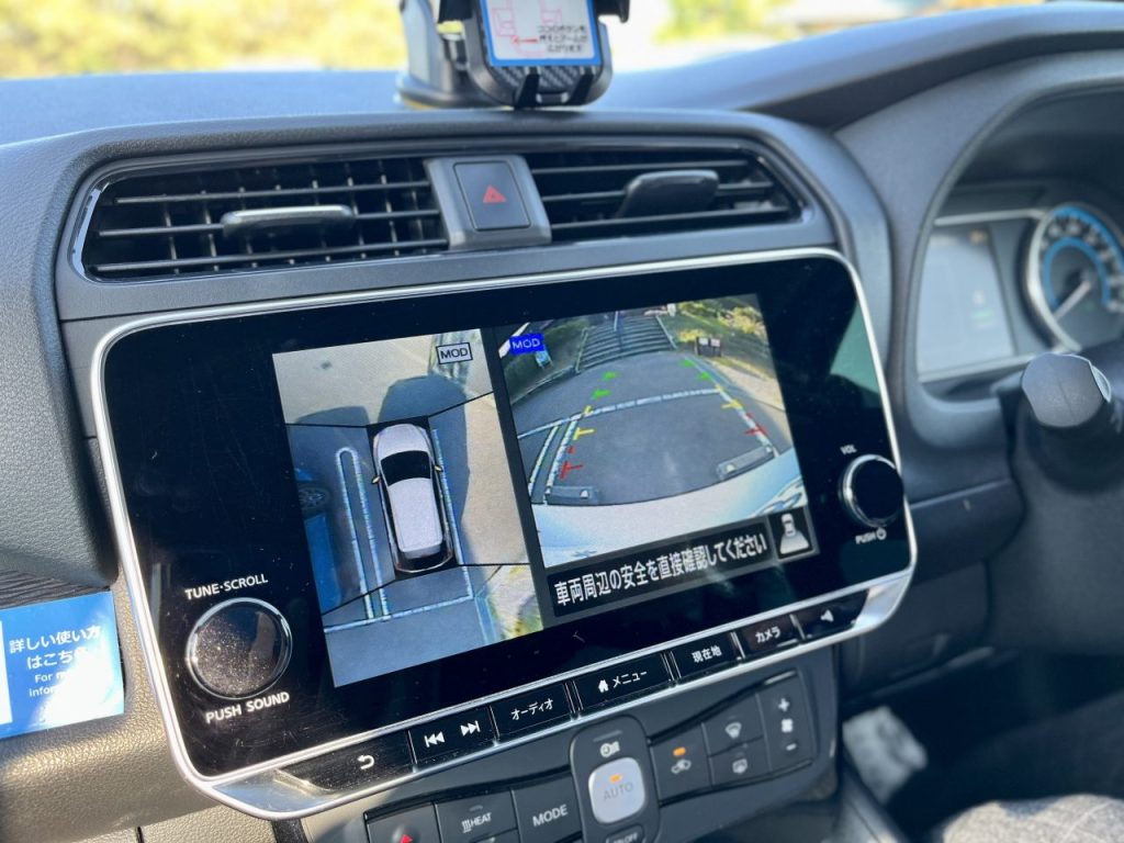 駐車の際、便利なバックモニター
