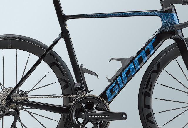 GIANT プロペルのクランクは、パワーメーター付きのデュラエース。Image:GIANT