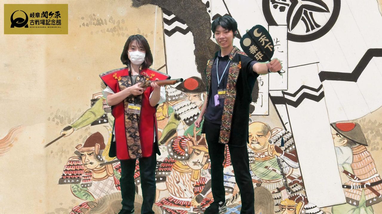 写真撮影コーナーではお揃いの衣装を着て撮影することができるので、家族や友人との旅行の記念にオススメ!背景や小道具は、数種類の中から選ぶことができます