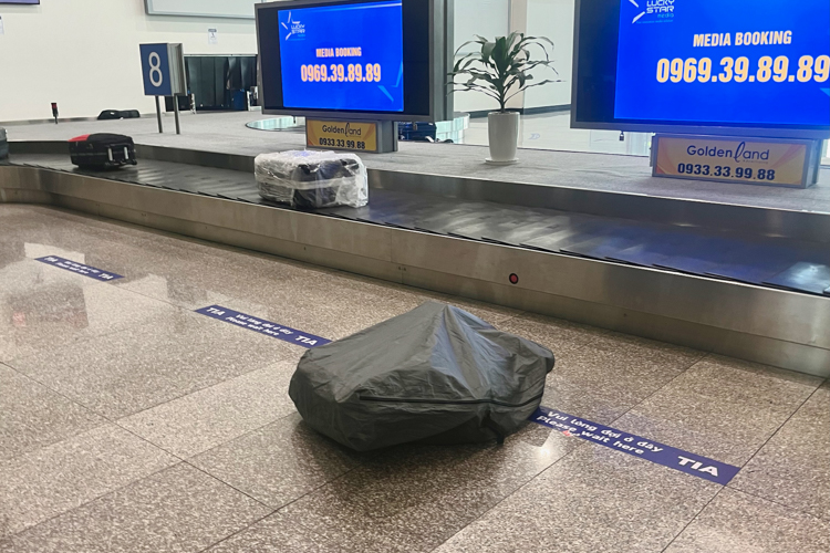 空港にて