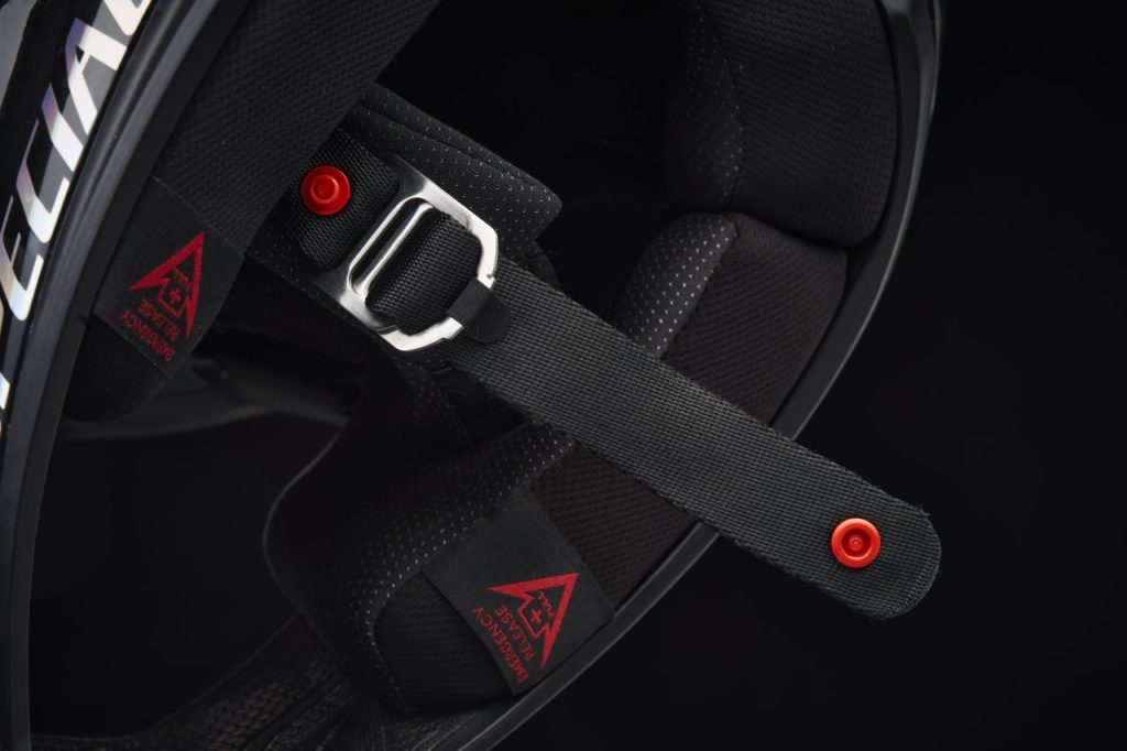 シューズの2FO Method、ヘルメットのDissident 2、タイヤのPurgatory