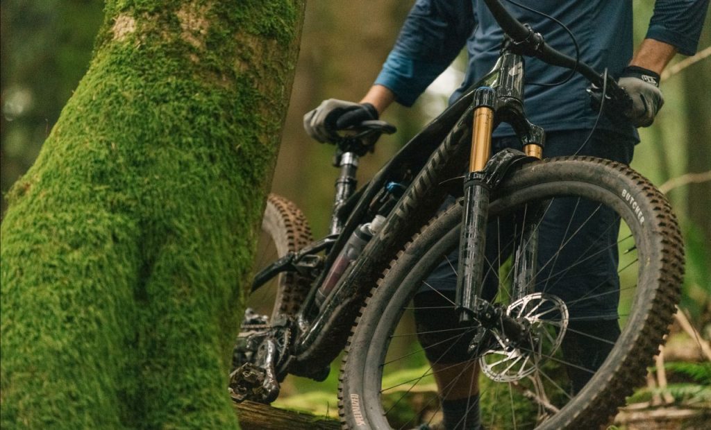 スペシャライズドからまったく新しいMTB×E-バイクが登場！【ケニーヴォSL】