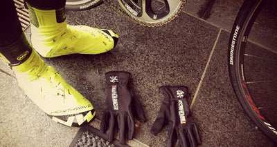 ロードバイクの雨対策！おすすめタイヤとあると便利なグッズ