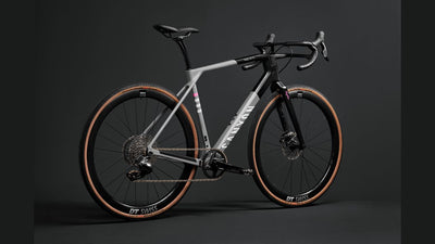キャニオンが世界限定100台のグレイル CF SL 7 Raphaを発売
