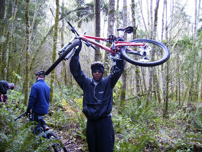 自転車！アウトドアのお出かけで必要なグッズ10選