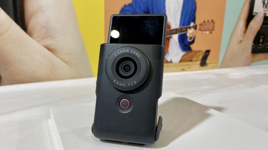 スマホライクな縦型のキヤノン『パワーショットV10』なら初心者でも本格的な動画撮影を楽しめる