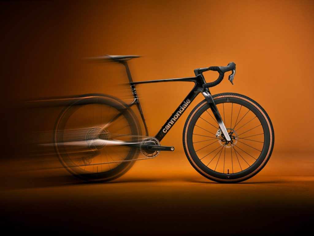 【cannondale】グラベルレーシングバイク「SuperX」発売