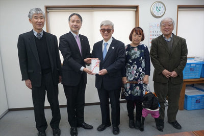 「視覚障がい者とタンデム（二人乗り自転車）を楽しむ集い」を支援。au損保が東京都盲人福祉協会に寄付金