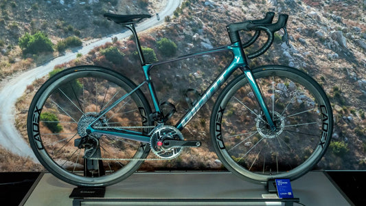 ジャイアントの「ディファイ」がフルモデルチェンジ！シンプルさに裏付けられた最新エンデュランスロードの秘密をチェック！