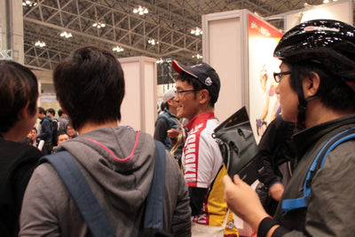 【速報】サイクルモード会場内で弱ペダ作者の渡辺先生と遭遇！