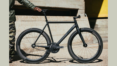 「MAHARISHI」と「Dosnoventa」による世界限定30台のピストバイクが発表