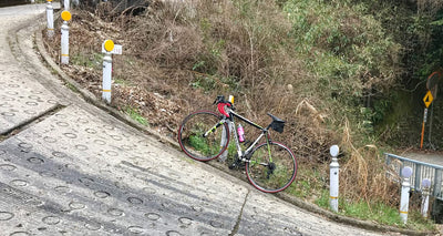 最大斜度41%!? まさに必死！関西屈指の激坂「暗峠（くらがりとうげ）」へロードバイクで