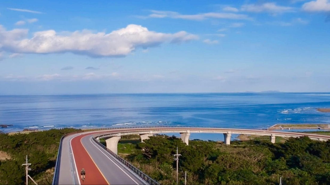青い海と白い雲！ 今年の夏は久米島で「南国 × サイクリング」をしよう
