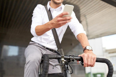 人命を奪う「ながらスマホ自転車」の危険性