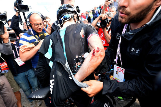 ロードレースの不思議1 : レース中でもライバルを待つ!? “紳士協定”"暗黙の容認”が理解できるまとめ