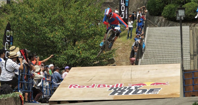 尾道の石坂をダウンヒル！ 「RED BULL HOLY RIDE 2016」レポート