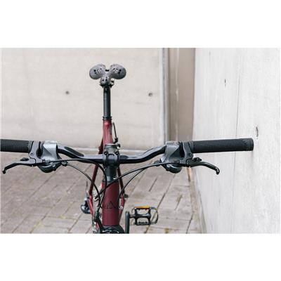店頭受取限定 フジ AKILAH 2026 クロスバイク 700C 16段変速 [26 AKILAH] NC202608